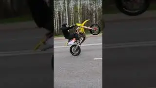 стант на мотарде                                          #motard #suzuki #stunt