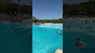 The craziest wave pool at Typhoon Lagoon!