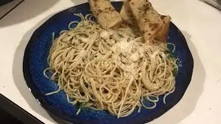 Spaghetti Aglio e Olio Recipe! Spaghetti with Garlic and Olive Oil!