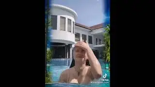 Segernya Mandi Di Kolam Renang