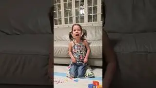 Пусть всегда будет солнце. Вова учит в садик, Марта быстро подхватывает ☺️Поддержите певицу💗