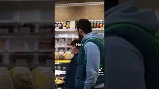 Отбитыйя пранки. #shorts #prank #шутка #отбитыйя #otbitiya #tiktok #tik #пранк #юмор #смех