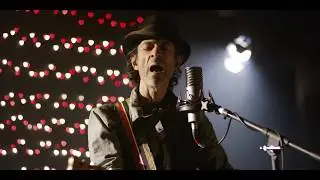 Travis Meadows - Riser [Live Acoustic Performance]