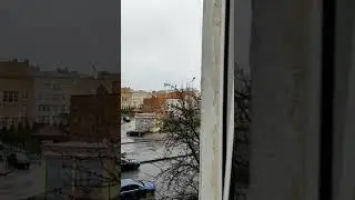 всех просят СПУСТИТЬСЯ В БОМБОУБЕЖИЩЕ!!!