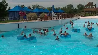 How a wavepool works at Raging Waves