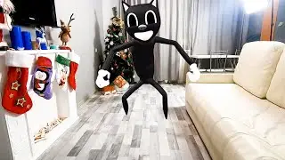 Картун кэт в реальной жизни! Мультяшный кот похитил наши подарки 