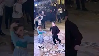 Маленькая девочка танцует лучше всех 🔥👍 умница какая 👍🔥