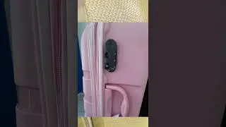 Повредили багаж в аэропорту.
