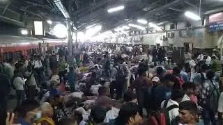 UPPET कानपुर रेलवे स्टेशन पर अभ्यर्थियों का खचाखच भीड़ #upsssc #uppet