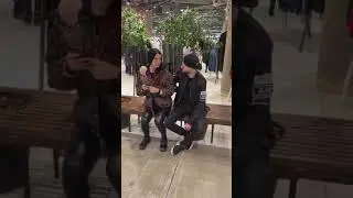 обнял девушку на скамейке пранк 