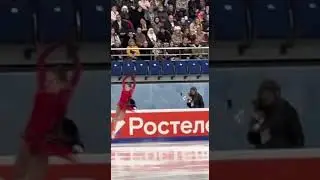 страшное падение Насти Зининой