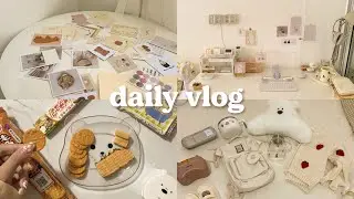 vlog 🍪  re-arranging and decorating my room, trying japanese snacks, unboxing cute stuff ♡