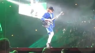 AC/DC - Dirty Deeds Done Dirt Cheap (February 17th 2016 Chicago)