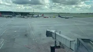 В водовороте воздушных потоков: повседневность Шереметьево