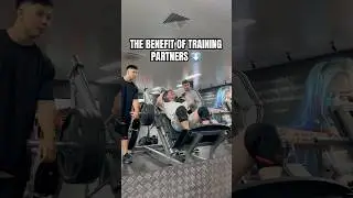 The BENEFIT of training partners #gym #training #partner #workout #bodybuilding #shorts