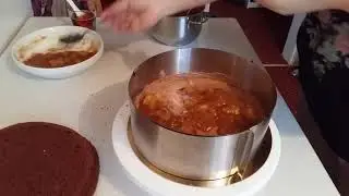 Шоколадный торт с бананами