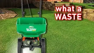 This lawn spreader may be all you need! // Scotts Turf Builder EdgeGuard Mini Broadcast Spreader