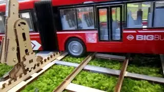 Spielzeug Straßenbahnen und Oberleitungsbusse/Dickie Toys City Liner Tram/Articulated Trolleybus