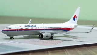 Malaysia Airlines Boeing 737-800 aircraft model unboxing and review