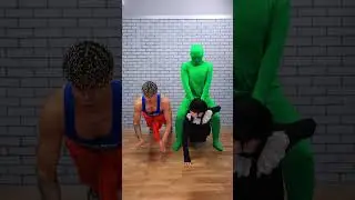Уэнсдей Аддамс vs Ботан vs человек в ЗЕЛЕНОМ КОСТЮМЕ! 