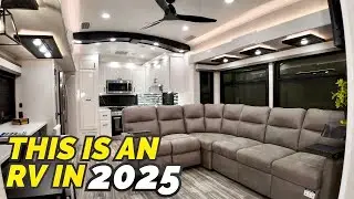 RVs coming for 2025 look THIS NICE! 🤯 2025 Jayco Pinnacle 38FBRK