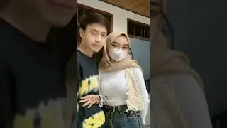 Astaghfirullah.. Cewek Cantik Berhijab Ini Nekat Bergoyang Tik-Tok Di Depan Pacarnya..