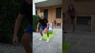 САДИСЬ НА МЯЧ! 