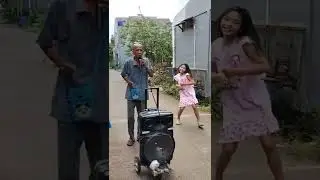 Pengamen Lucu Nyanyiin Lagu Janda Bikin Ngakak - #shorts