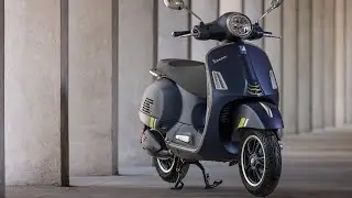 Piaggio Vespa GTS SuperTech (2023) Exterior Interior Driving