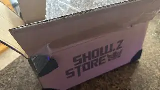 SHOW Z STORE, WHAT’S IN THE BAAAAAHX???????