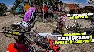 IBU-IBU INI EMANG BEDA !! MALAH DI SURUH WHEELIE DI KAMPUNG !! (Madiun #1)