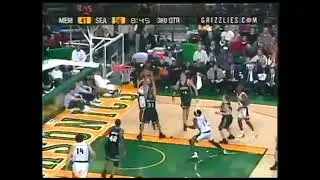 Sesay misses & makes the dunk (2003)