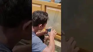 Pendempulan pelat pintu Handerson