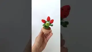 🍓Crocheted pot with strawberry bush 🍓Вязаный горшочек с кустиком клубники крючком 🍓