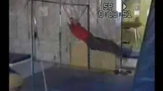 Турник. Подъём разгибом с перемахом на 180 в вис