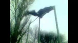 с упара спереди  отмахом и поворотом плечом назад на 180 в упор сзади