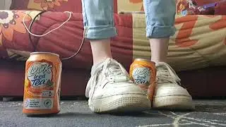 Giantess Zoé crushing two little cans with her Nike Air Force 1