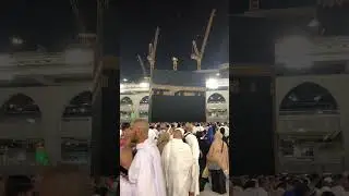 Apa yang di rasakan ketika melihat Ka’bah? 