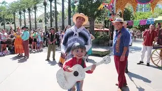 The Storytellers of Plaza de la Familia Celebrate The Musical World of Coco! Disneyland