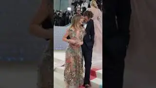 Robert Pattinson & Suki Waterhouse pack on the PDA at the 2023 Met Gala #shorts | Page Six