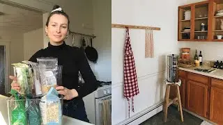 Kitchen Declutter & Organize with me // readying my rental kitchen & pantry for the New Year