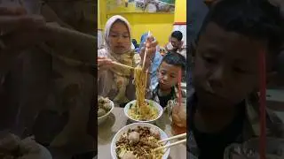 ABANG TUKANG BAKSO,KALIAN SUKA MAKAN BAKSO APA MIE AYAM #shorts