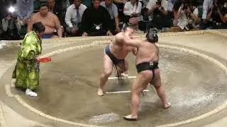 Ozeki Takayasu (8-5) - Yokozuna Kakuryu (10-3) , Sumo : Natsubasho '19