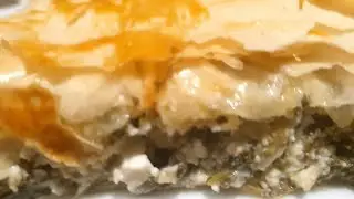 SPINACH PIE WITH FETA CHEESE( GREEK SPANAKOPITA)