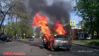 ВЗРЫВЫ АВТОМОБИЛЕЙ. Жесть! Взрыв газа. Авто в хлам.