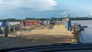 entrando na lancha destino em São Francisco-MG