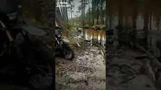 Леха форсирует речку ) вот это эндуро мото мотокросс сносколес moto bike enduro