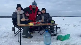 Первый лёд 🧊 2023-2024. Юля поймала хорошую рыбу на балансир. Озеро Жеренское.