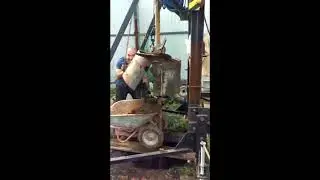 НОВЫЙ способ бурения колодцев.  УСТАНОВКА СВОИМИ РУКАМИ, сколько стоит цена  дом своими руками
