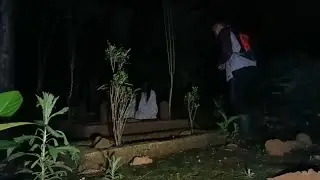 Dihampiri 2 wanita cantik di kuburan saat explore